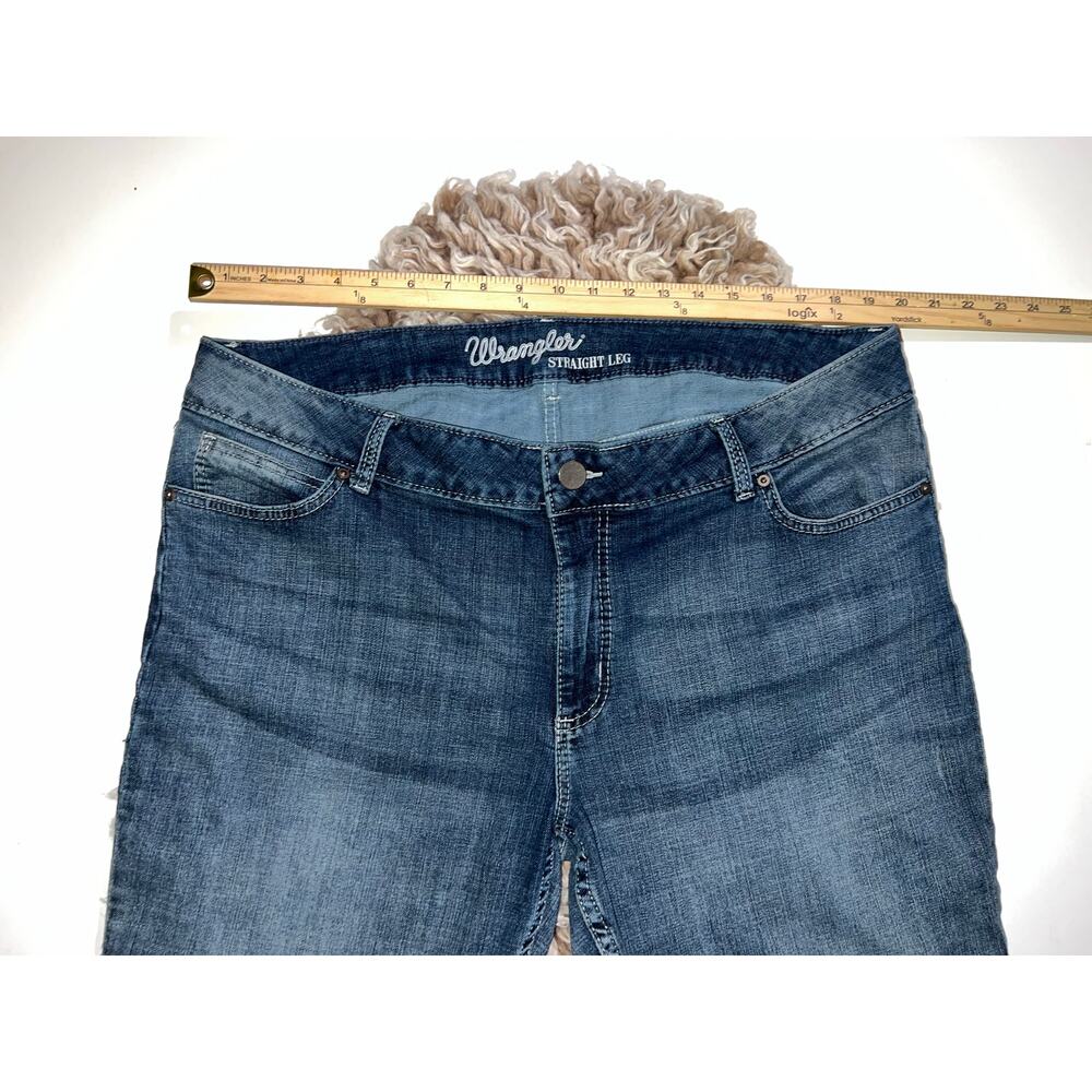 Wrangler women’s straight leg blue jeans - Picture 7 of 14